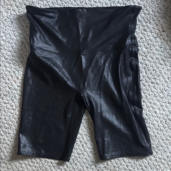 SPANX Black Bike Shorts - Picture 1 of 6